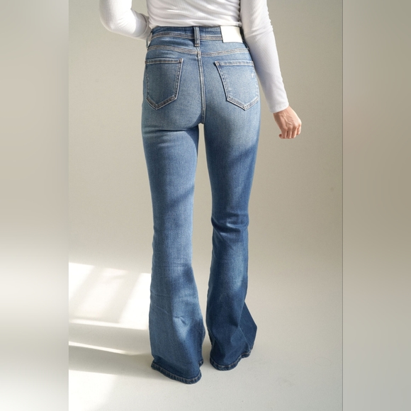 NWT Carly Jean Los Angeles Austin Flare Jeans Medium Wash 31×33 (CJLA size 13) - Picture 6 of 14